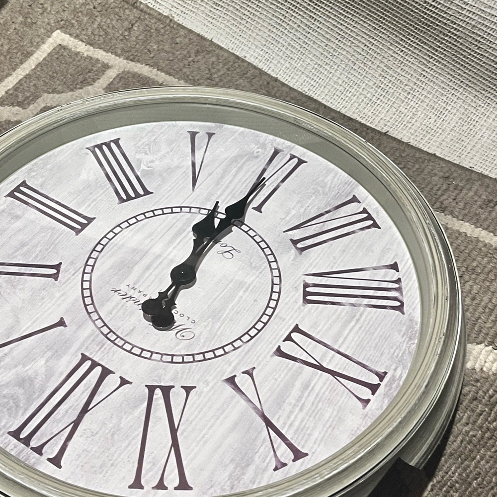 Clock - Picture 3 of 3